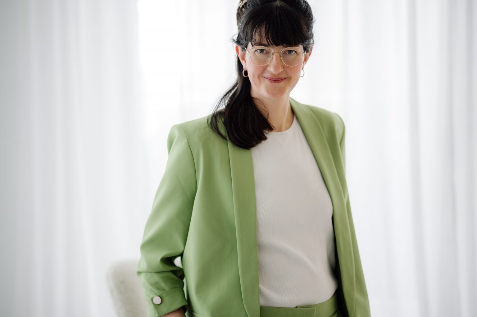Nora Urgatz, Coach und Mediatorin, in ihrem Praxisraum in Aachen
